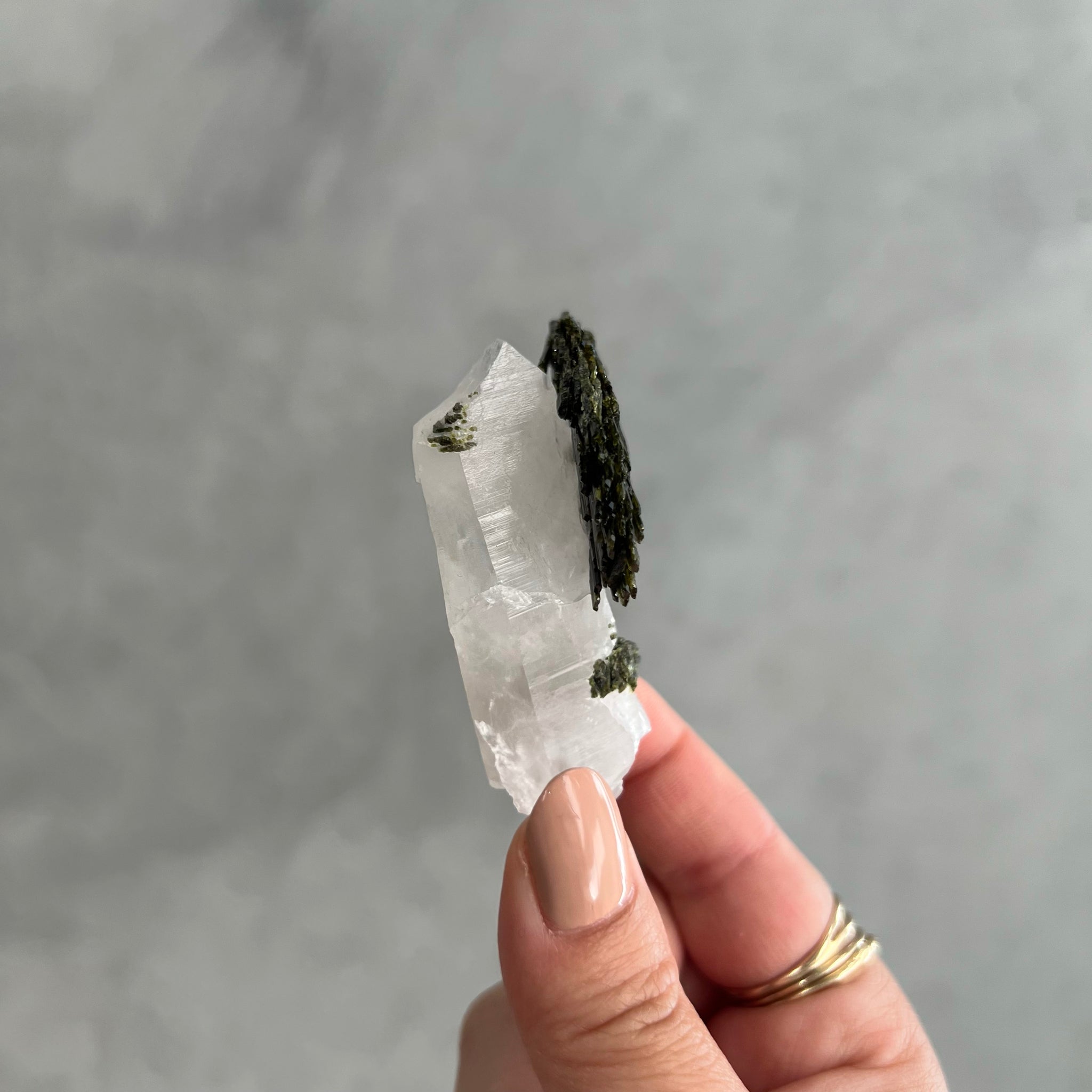 Certified Epidote & Quartz - 02 | ULUNA CRYSTALS & WELLNESS – Uluna