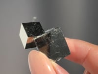
                
                    Load and play video in Gallery viewer, Pyrite Cube A-grade - 09
                
            