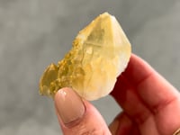 
                
                    Load and play video in Gallery viewer, Limonite Quartz - 05
                
            