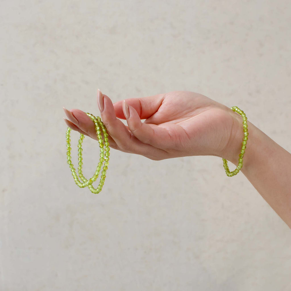 
                
                    Load image into Gallery viewer, Peridot Faceted Bracelet
                
            
