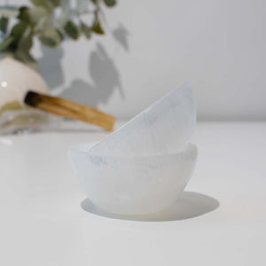 
                
                    Load image into Gallery viewer, Selenite Cleansing/Charging Bowl - Small 6.5cm
                
            
